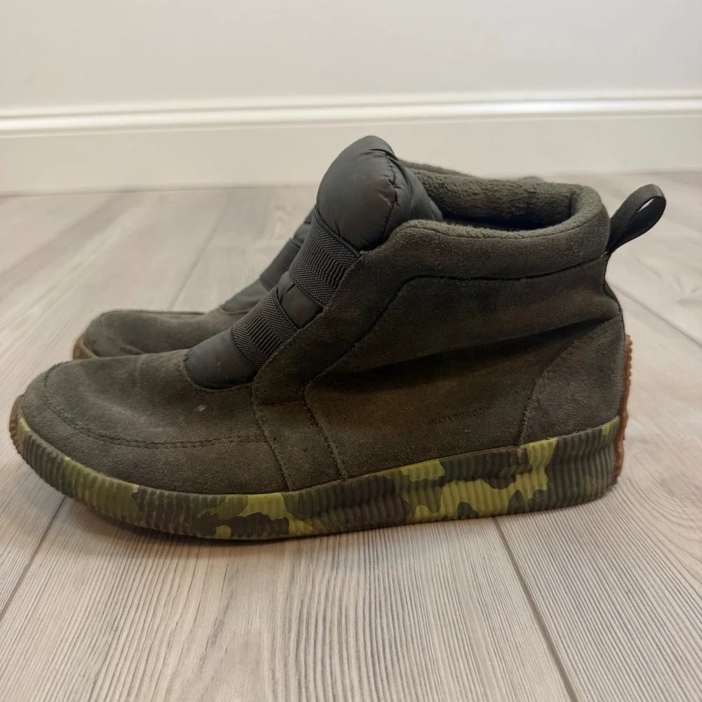 Sorel Out N About Plus Mid Sage Camo Waterproof Suede Boots NL3798-326‎ Womens 9